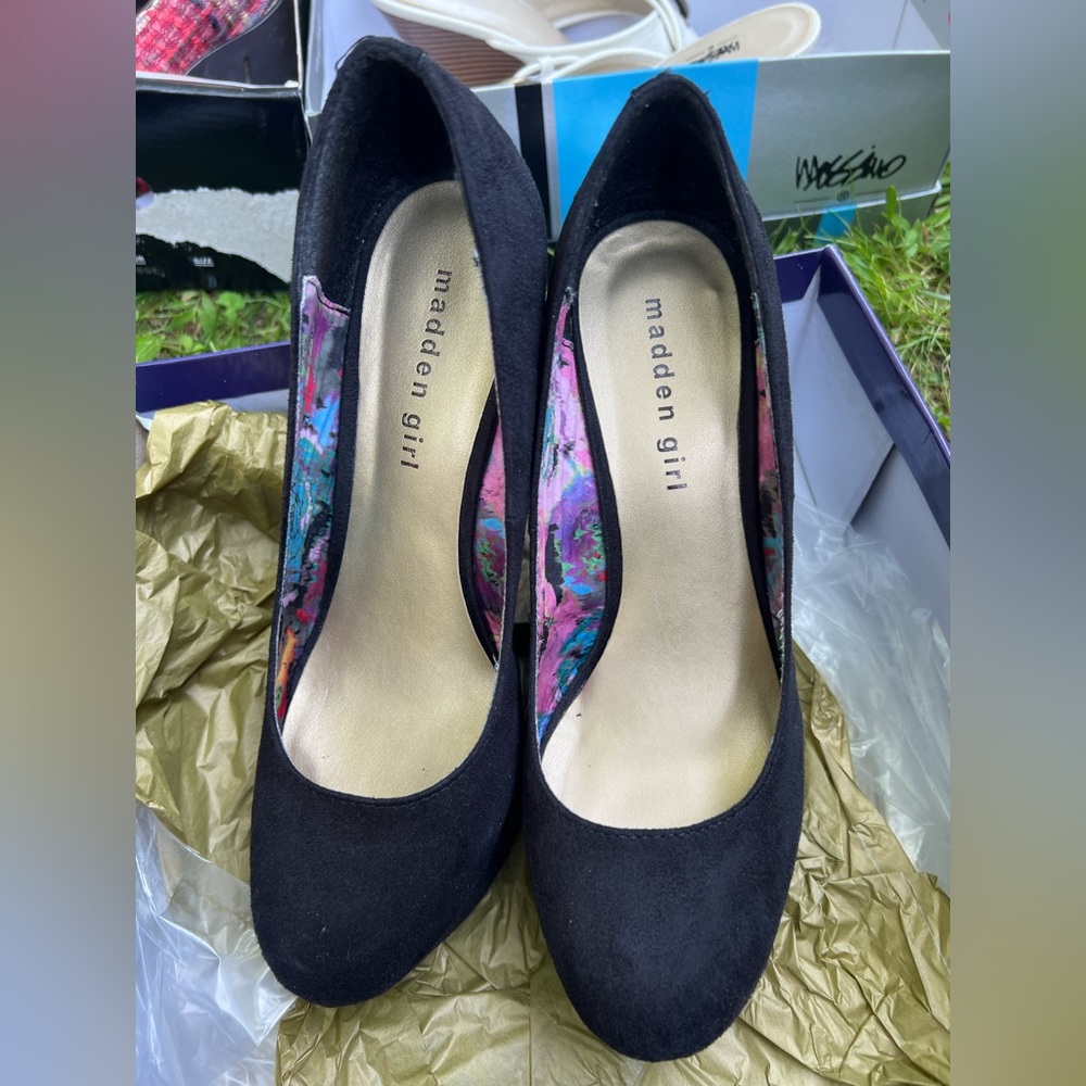 Madden Girl platforms sz 8